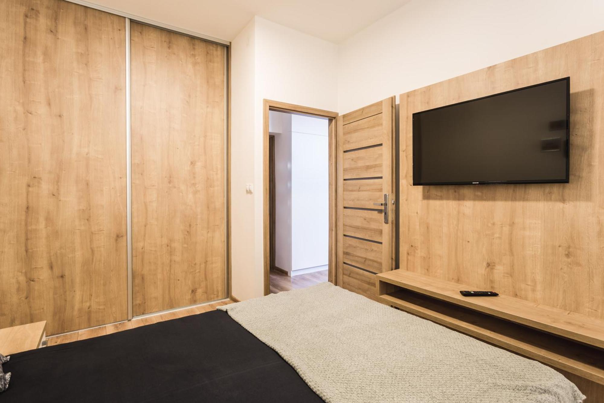 Flexihome Sk - Komenskeho - Private Parking Spot - Ultra Modern And Stylish كَشّا الغرفة الصورة