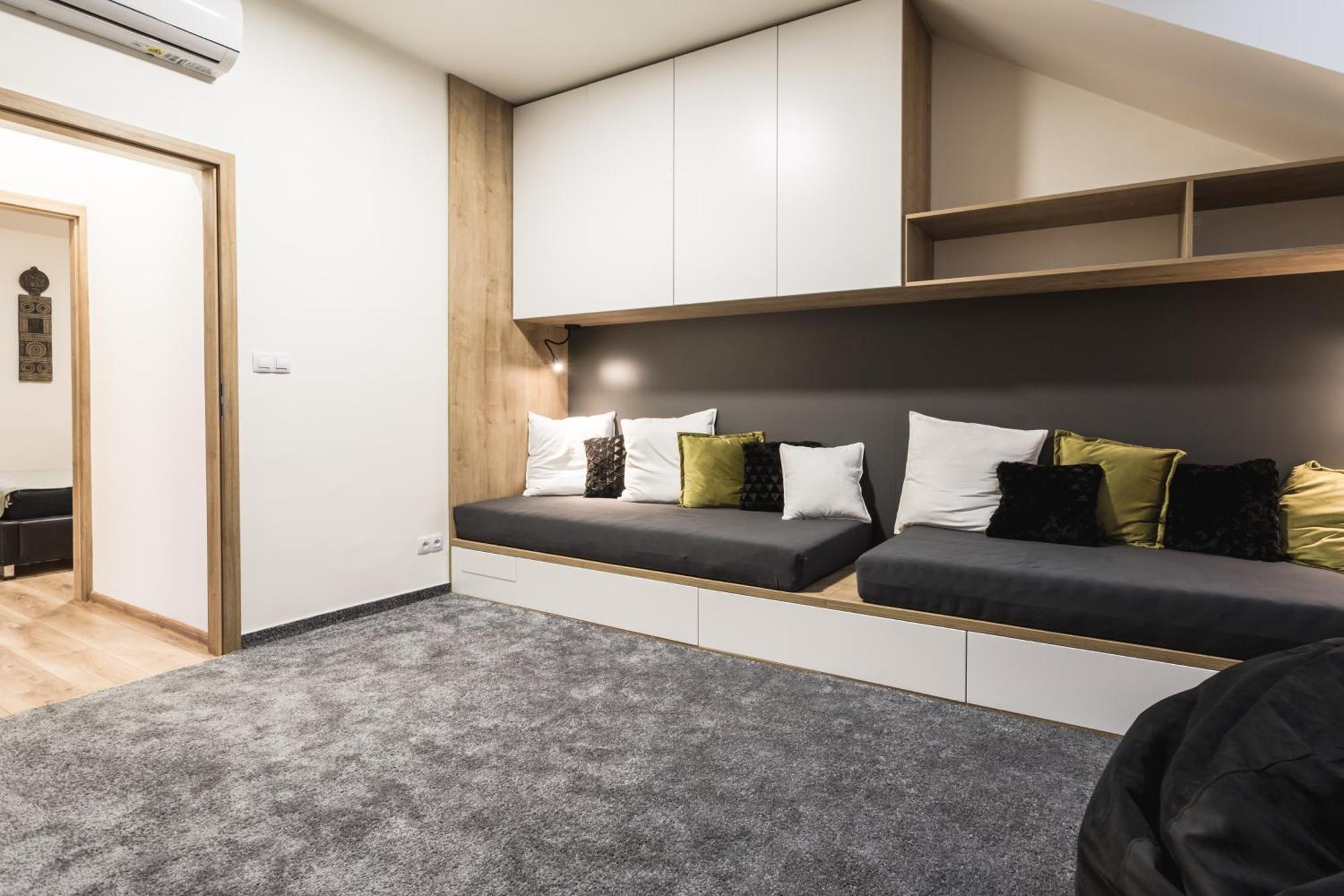 Flexihome Sk - Komenskeho - Private Parking Spot - Ultra Modern And Stylish كَشّا الغرفة الصورة